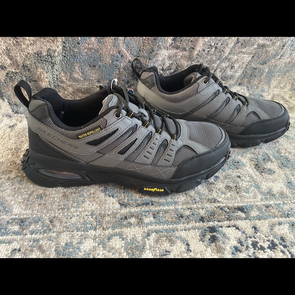 Sketchers Men’s hiking boot